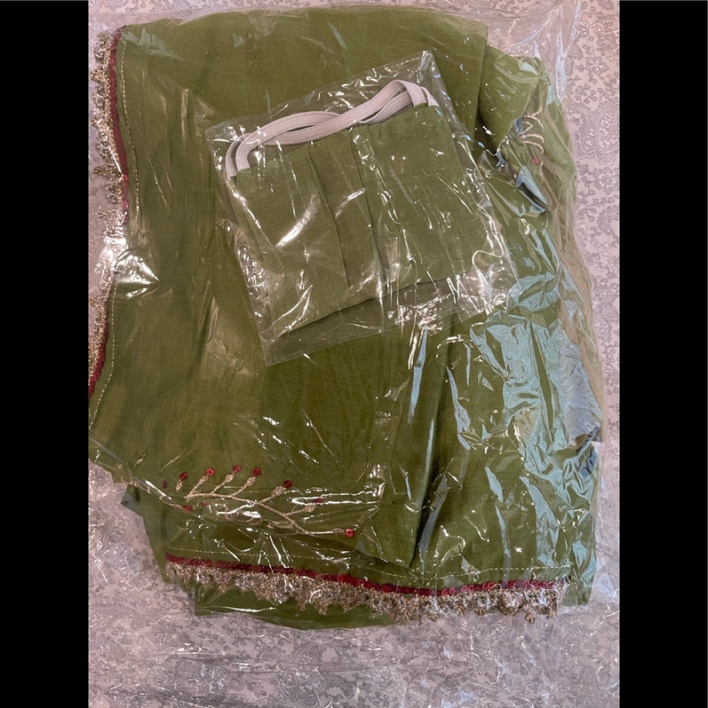 Brand New Custom Designer Suit in Olive green. - Picture 3 of 4
